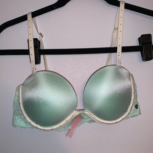 Victoria Secret Push-up Bra Size 32 B